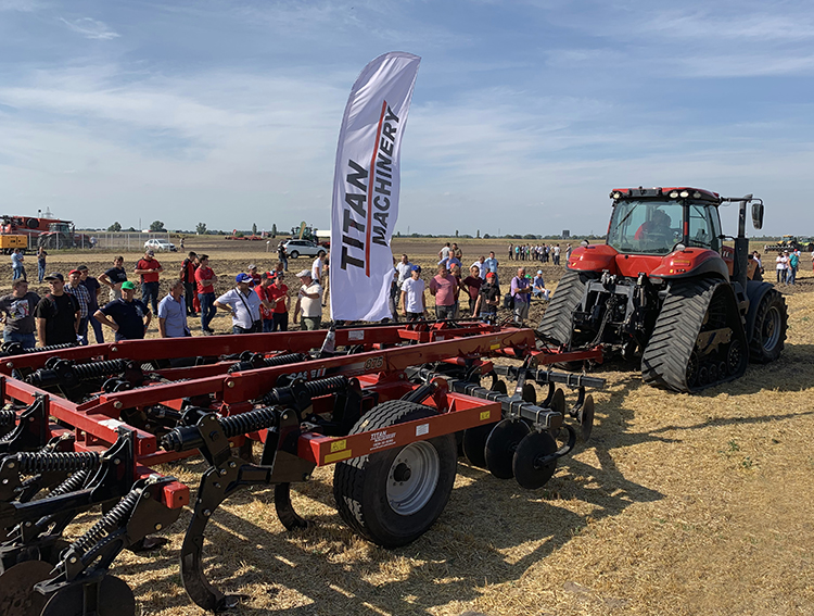 Компанія TITAN MACHINERY продемонструвала техніку для обробки грунту в Київській області