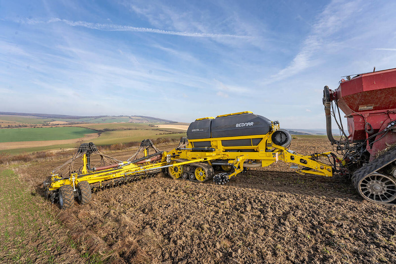Широкозахватна сівалка BEDNAR EFECTA CE