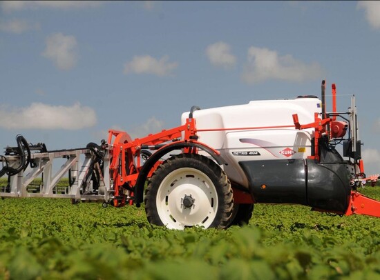 Причіпний обприскувач KUHN METRIS 4102