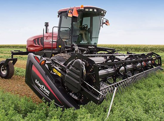 Самохідна косарка MacDon M1