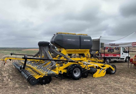 День поля «Агро Вінниця» зібрав тисячі аграріїв зі всієї України.