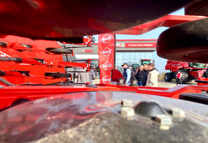 Відкриті можливості: Тайтен Машинері Україна презентувала наявну техніку для поля 2024