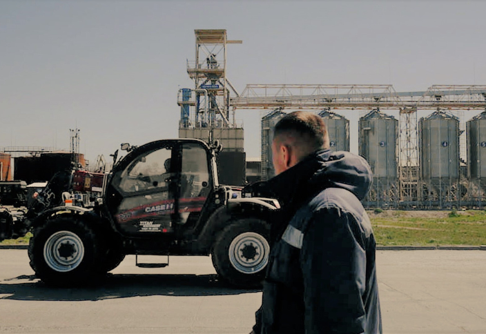 Ексклюзивно від Тайтен Машинері Україна: «НІБУЛОН» придбав перші навантажувачі Case IH Farmlift