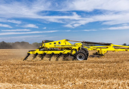 Дискування чи культивація: як ефективніше заробити рештки в ґрунт після жнив?