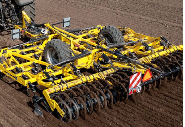 Disking or cultivation: How to work residues into the soil more efficiently after harvest?