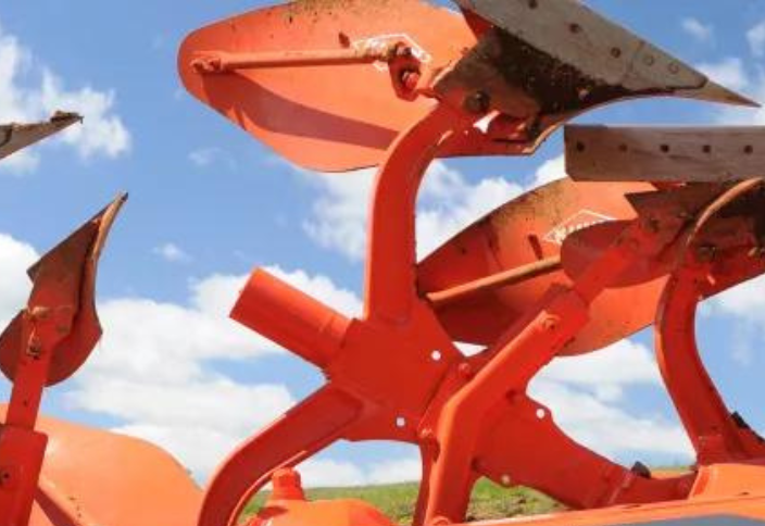 MULTI-MASTER 123 від KUHN: ідеальний вибір для середніх господарств в Україні