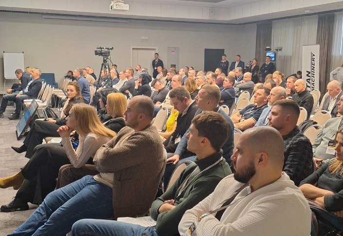 Штучний інтелект у точному землеробстві: Тайтен Машинері Україна на заході AGROIT Forum 2025